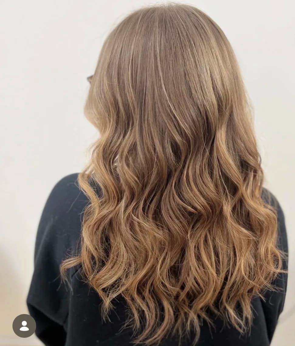 Low-maintenance balayage hair colour transformation